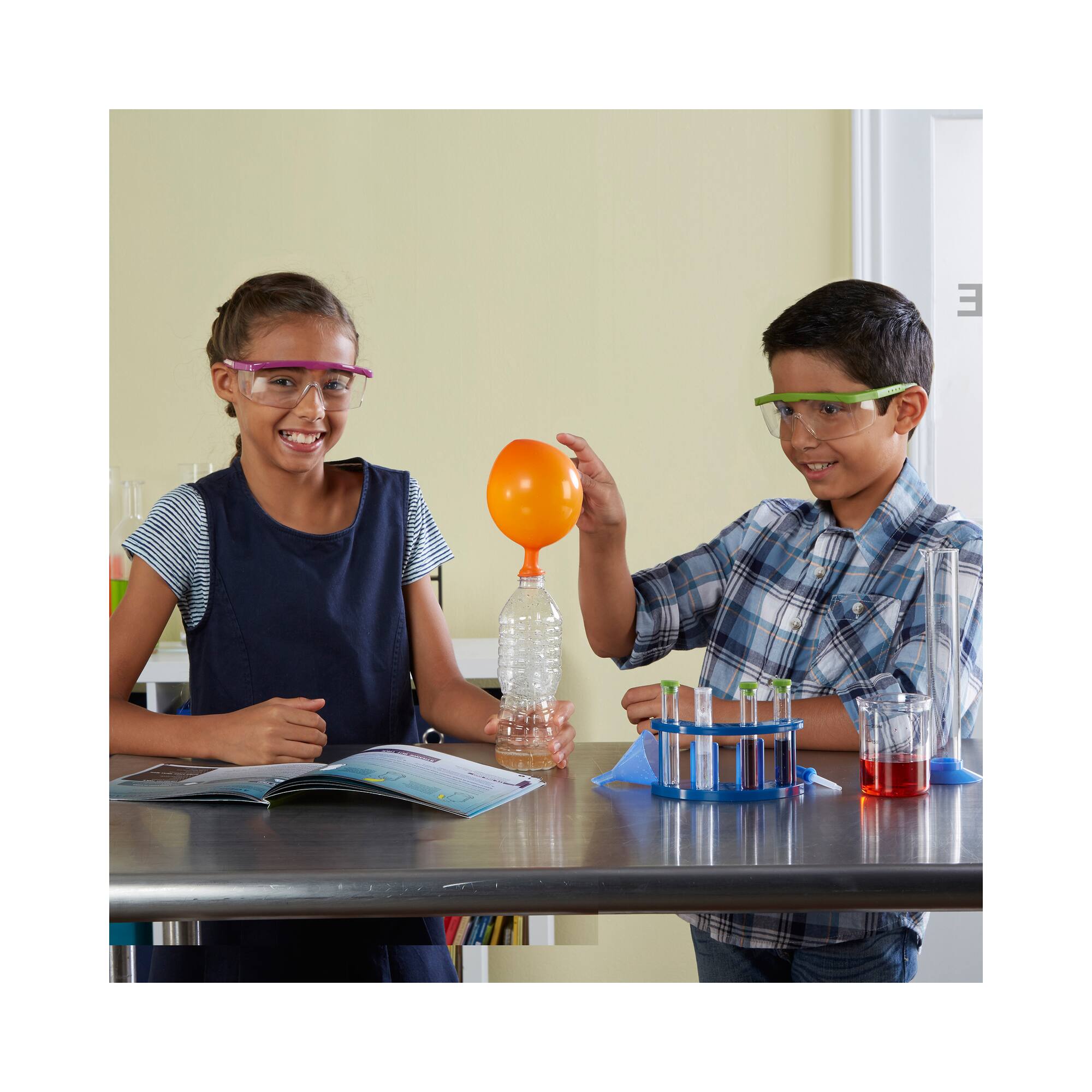 GeoSafari Rockin' Reactions Chemistry Set